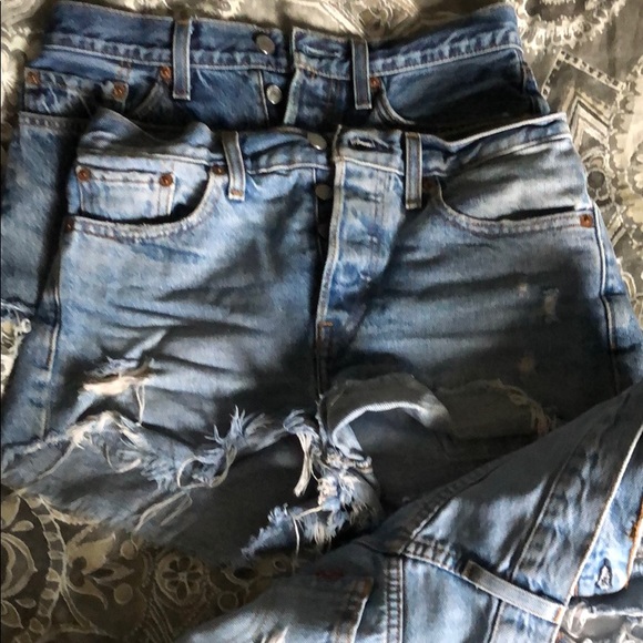 LEVI’S cutoffs bundle - Picture 3 of 8